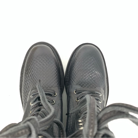 Free People Santa Fe Black Embossed Lace Up Boot Sz 8 Combat Moto Style Leather - Picture 6 of 7